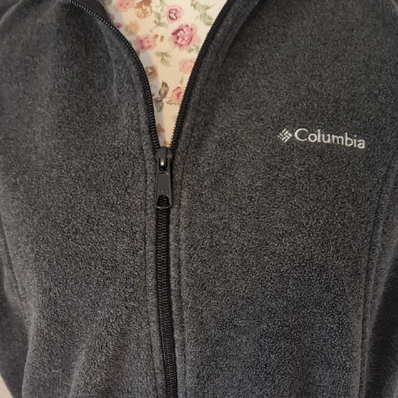 Columbia Charcoal Sleeveless Fleece Vest - Picture 2 of 5